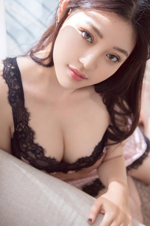 扒开老女人P大荫蒂女人